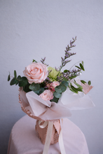 Load image into Gallery viewer, quiet bloom posy