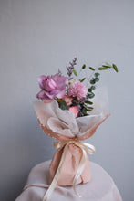 Load image into Gallery viewer, quiet bloom posy