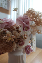 Load image into Gallery viewer, Écru Bloom